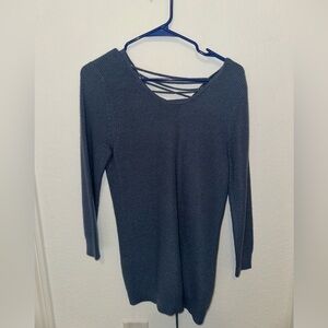 BLUE LONG SLEEVE SWEATER